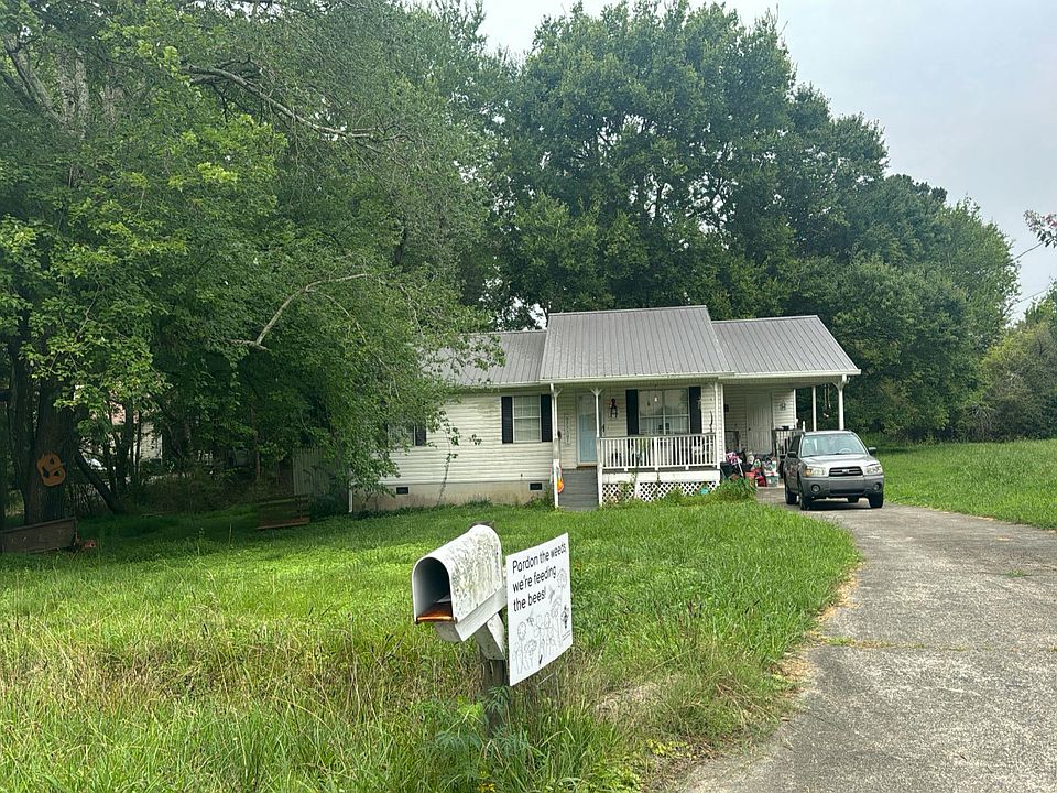 1st image of 211 Circle Valley Dr SE