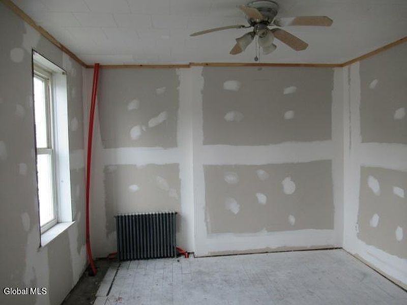 3rd image of 2326 Broadway