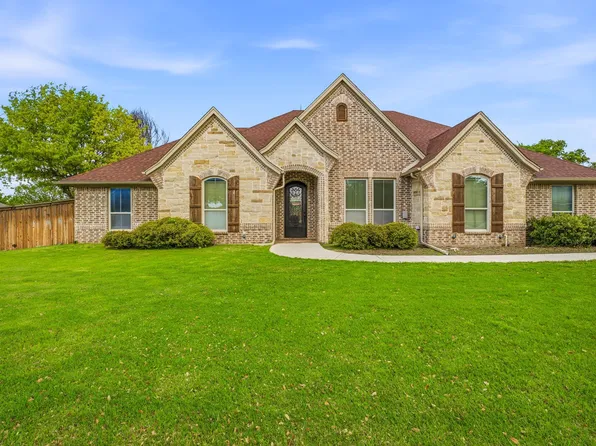 1035 Walking Horse Dr, Stephenville, TX 76401