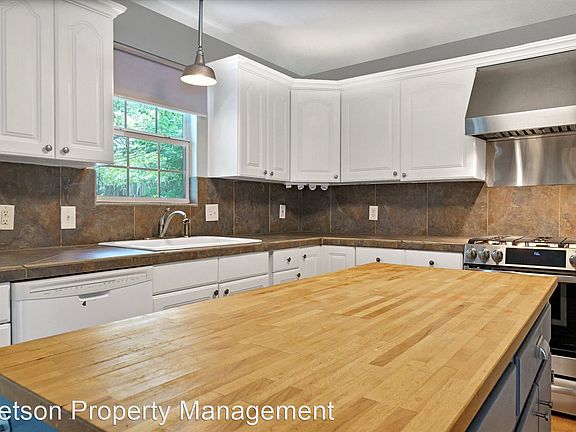 5th image of 1409 Kamar Dr