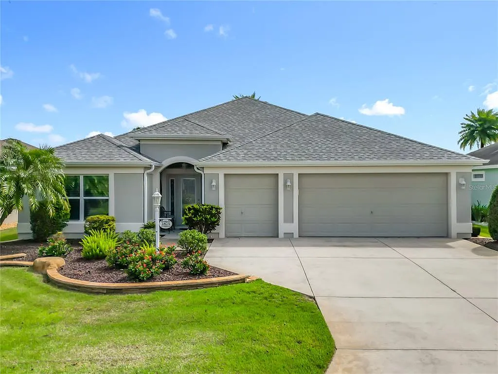 3 bed, 2.0 bath, 1965 sqft, $4,490 — Photo 1