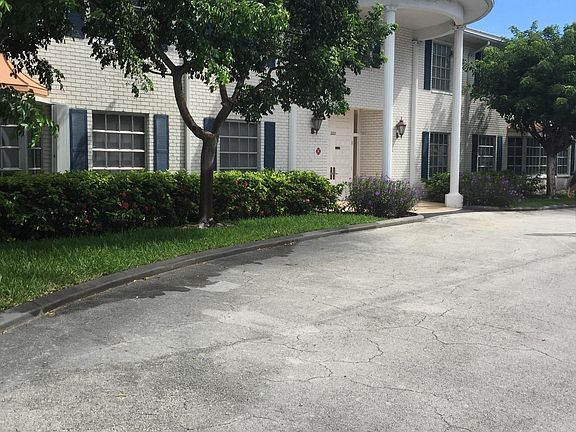 2nd image of 2221 NE 68th St