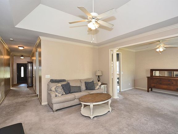4th image of 406 Pebble Creek Dr