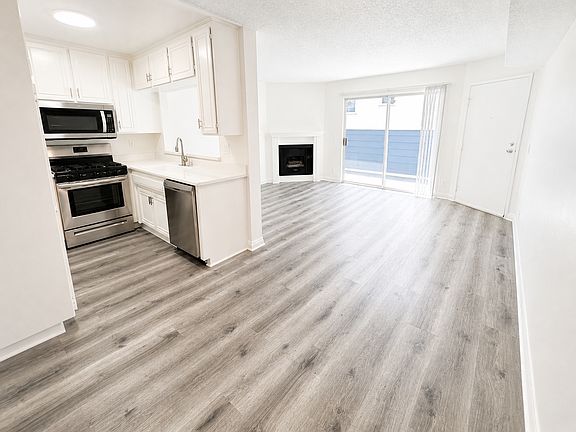 4th image of 4648 Fulton Ave APT 102
