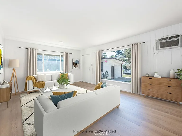 3757 York Blvd — Photo 3