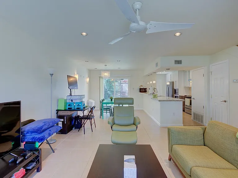 710 Castle Ridge Rd #B — Photo 16