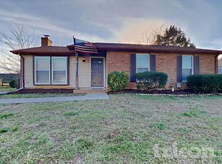 8323 Kapplewood Ct, Charlotte, NC 28226