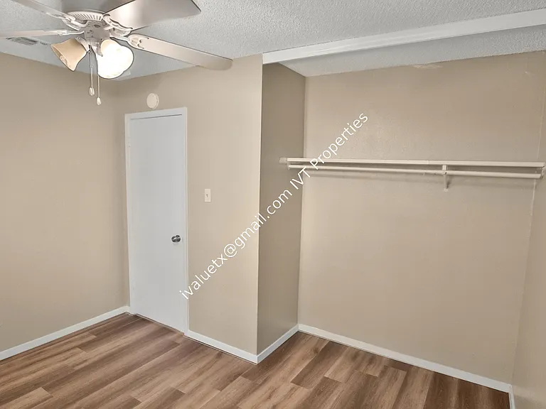 7912 Echo Wind St #7912 — Photo 11