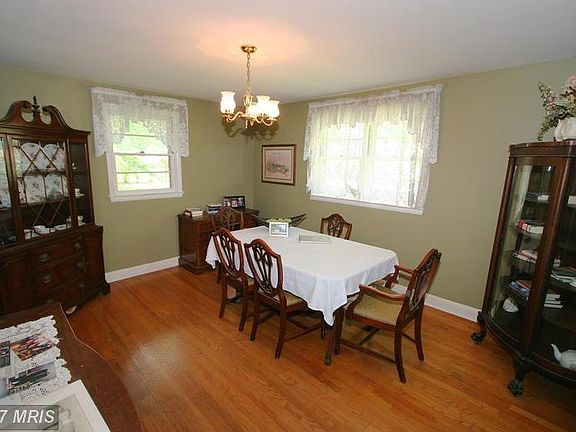 4th image of 3395 Poplar Dr