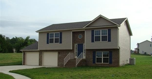 1st image of 104 N Trey Ct