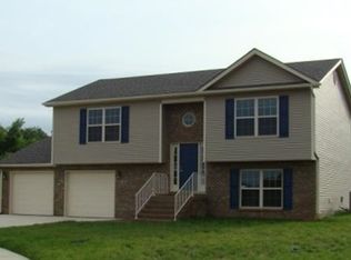 104 N Trey Ct, Vine Grove, KY 40175