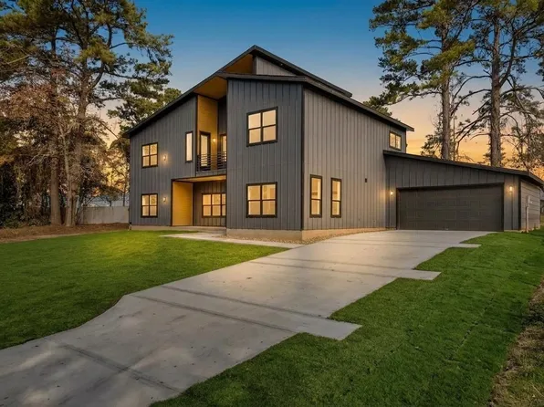 7292 Edgewater Dr, Willis, TX 77318