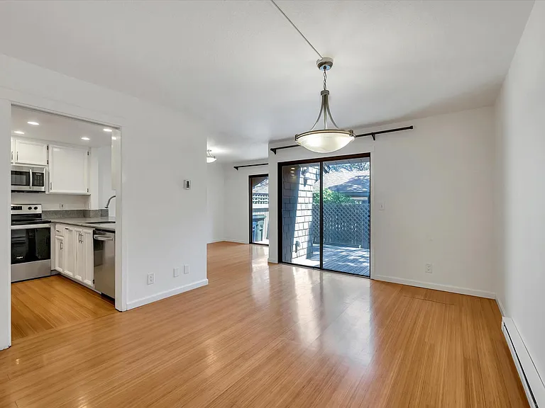 4 W Harbor Dr — Photo 13
