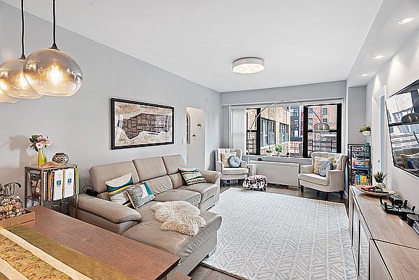 1st image of 305 E 40th St #20H