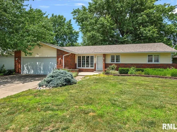 811 Virginia Ave, Taylorville, IL 62568