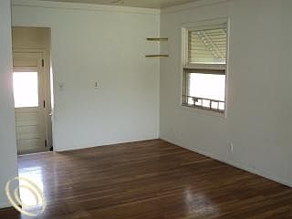 3rd image of 29995 Tamarack Dr