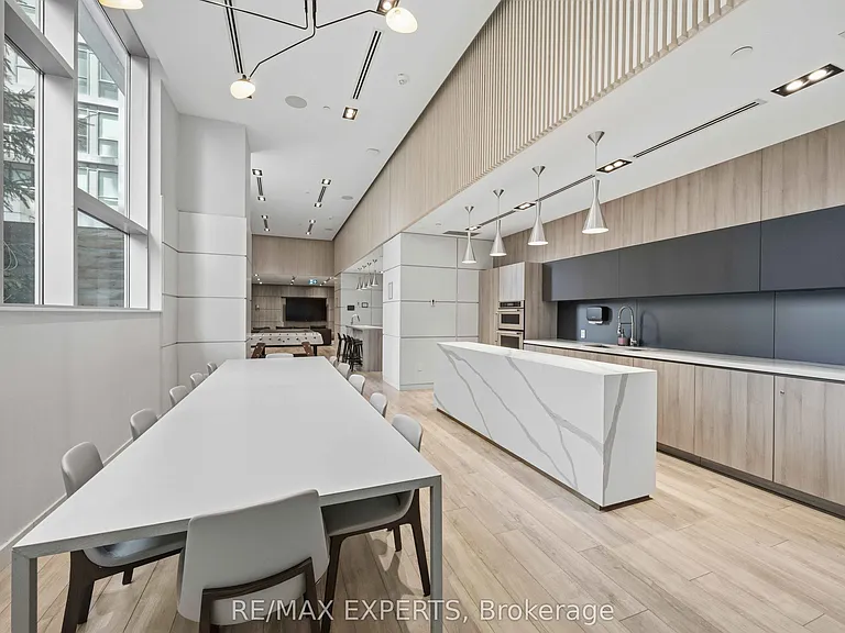 223 Saint Clair Ave W #1007 — Photo 30