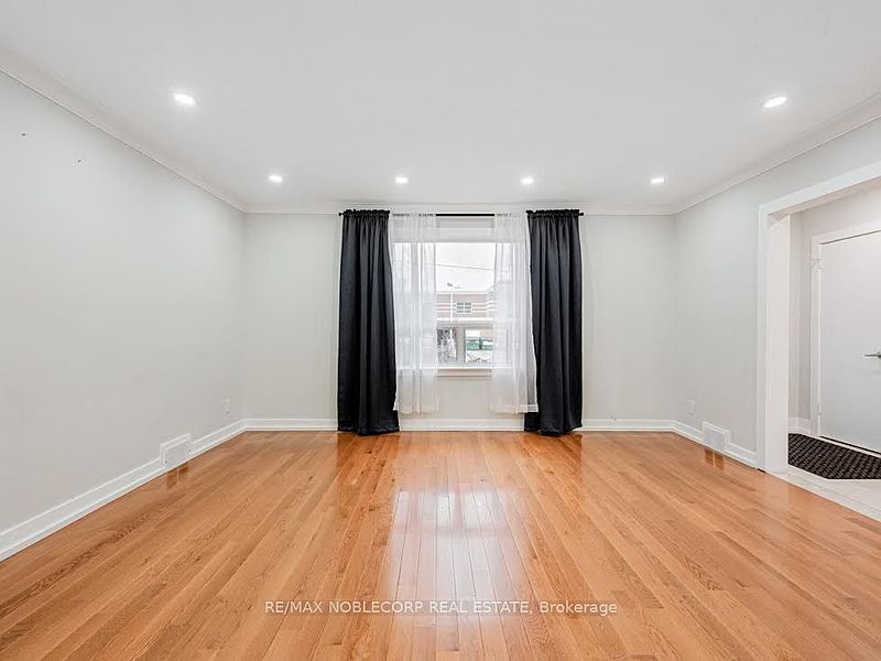 Toronto House for rent - 3 Bedrooms — photo 19