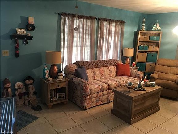 3rd image of 44 Tangerine Ct