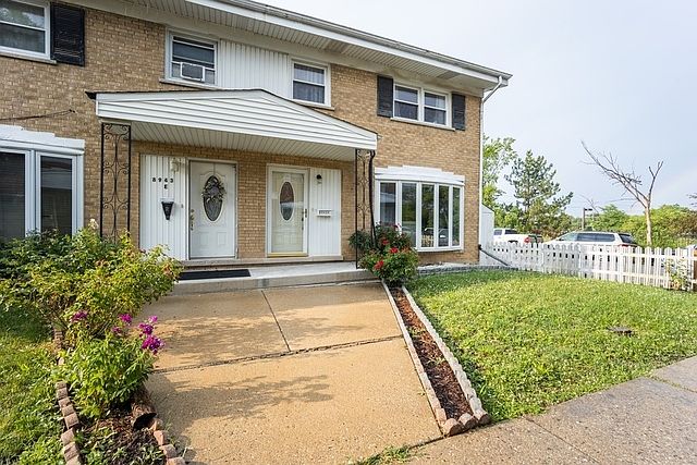 1st image of 8943 Robin Dr APT F