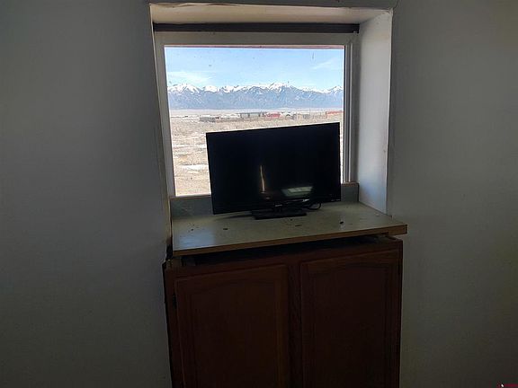 5th image of 25298 Goldenhill Avenue