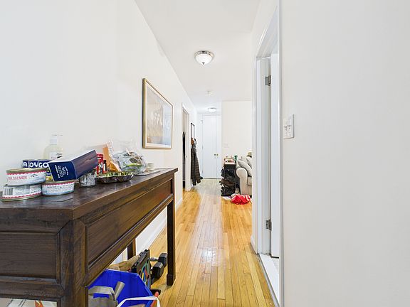 5th image of 305 W 19th St APT 22