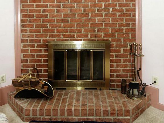 3rd image of 6319 Chaucer View Cir