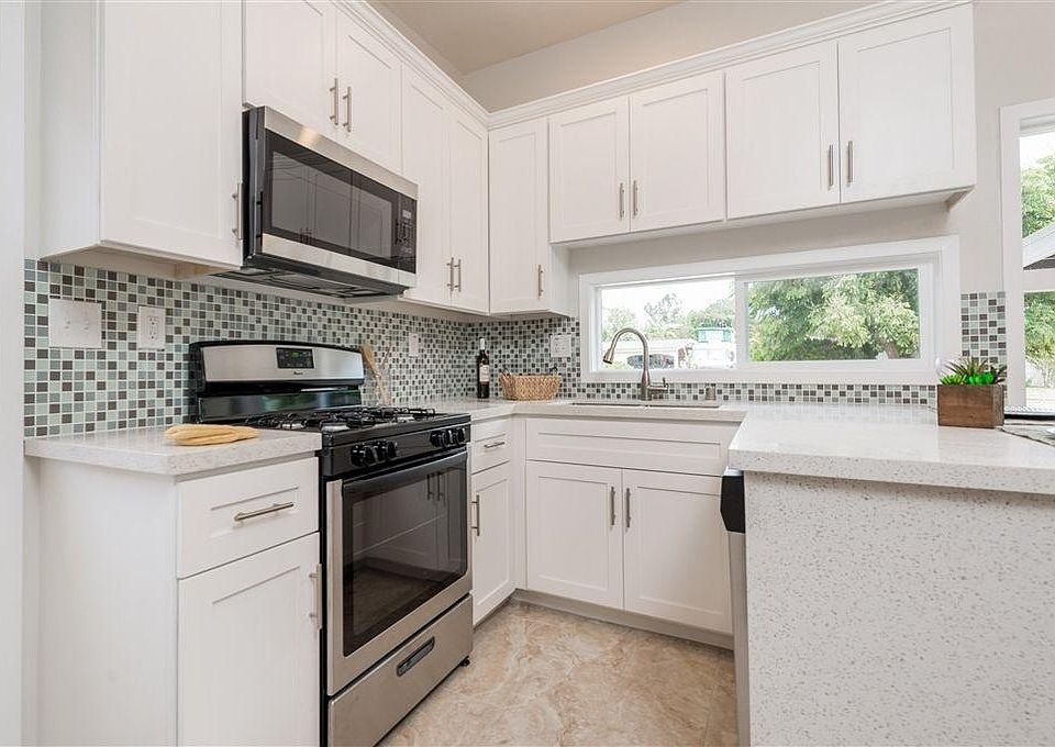 1st image of 992 Helix Ave