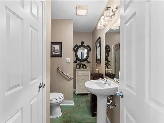5th image of 14261 Riverlake Dr