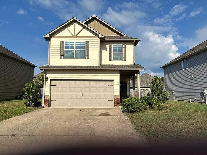 4 bed, 2.5 bath, 1758 sqft, $2,000 — Photo 1