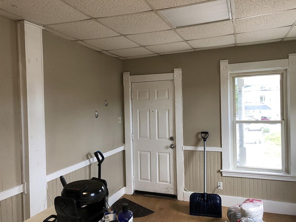 2nd image of 7 Willow St APT 4B