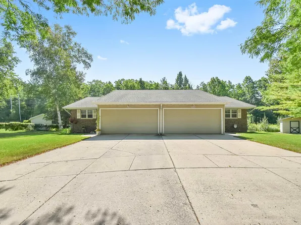 2483 Hemlock Ct, Green Bay, WI 54311