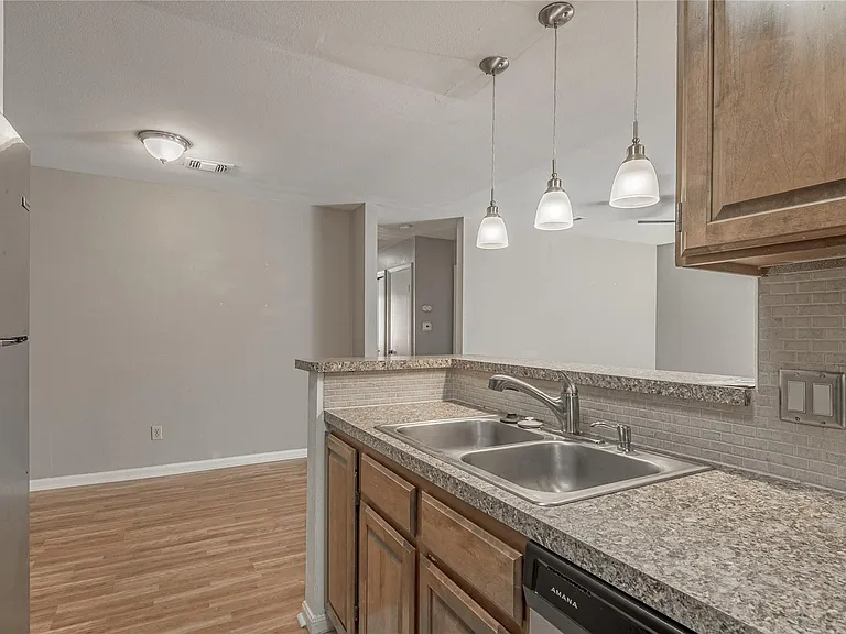 2404 Sycamore Ave #C4 — Photo 13