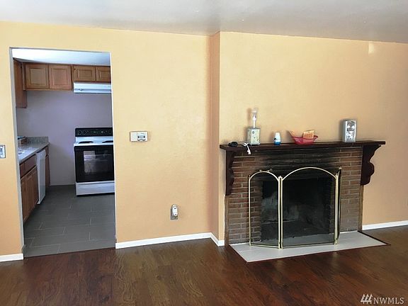 4th image of 3447 S 173rd St