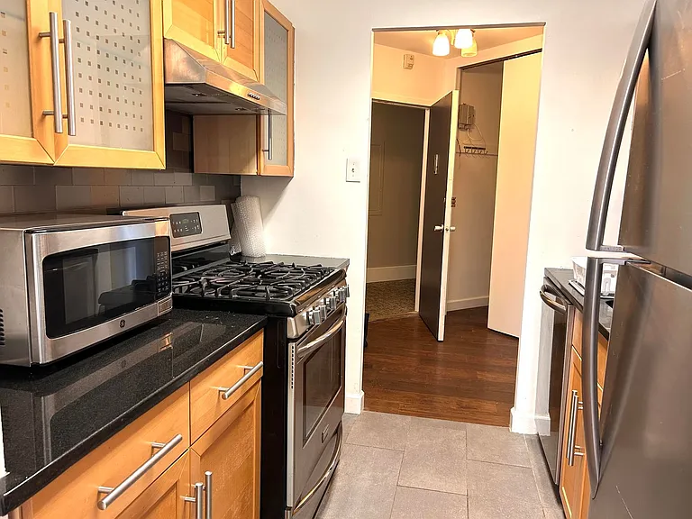 4000 Tunlaw Rd NW #318 — Photo 10