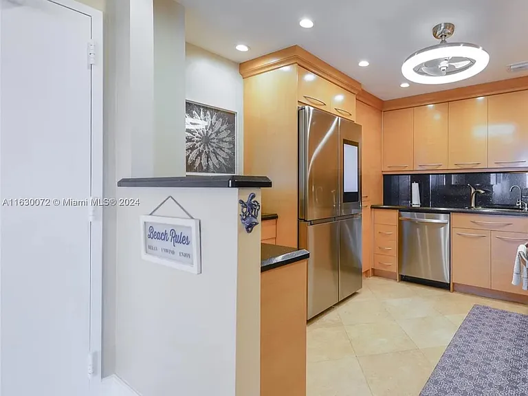 1985 S Ocean Dr #10E — Photo 9