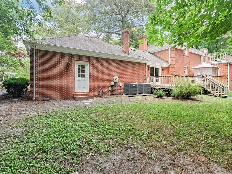 1433 Williams Cir — Photo 48
