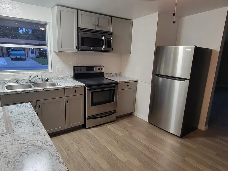 5412 3rd Street Ct W #A — Photo 12