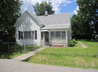 1705 Pine St, Saint Joseph, MO 64504
