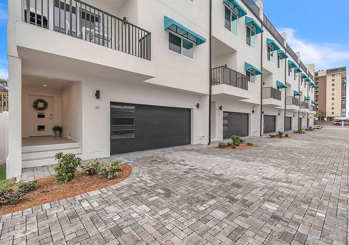 Building Photo - 15405 Gulf Blvd #A1