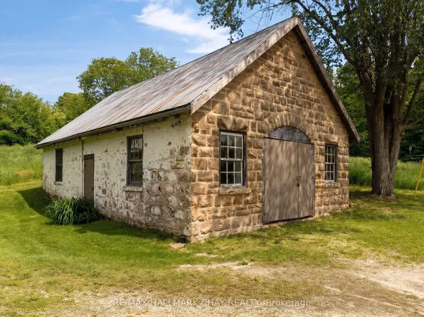 8997 County Road 9, Clearview, ON L0M 1G0