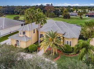 9254 Silverthorn Rd, Seminole, FL 33777