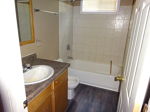 5th image of 501 Williams St