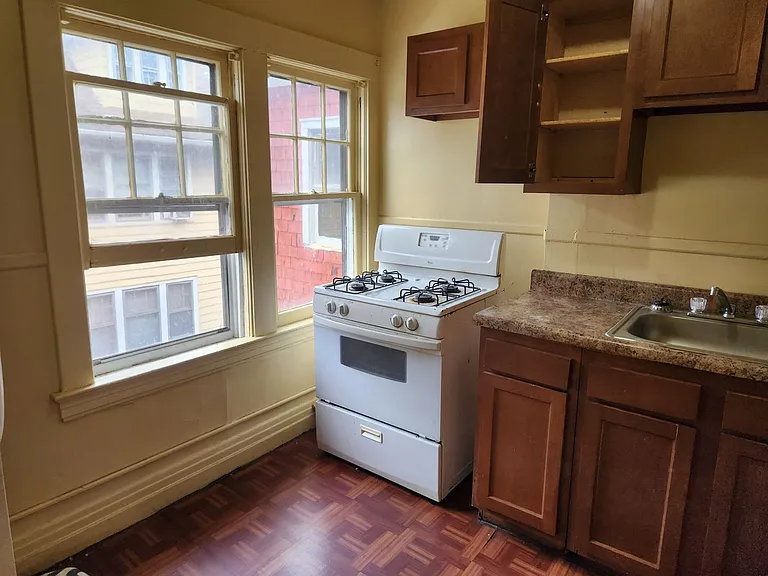 2 Clay Ave — Photo 1
