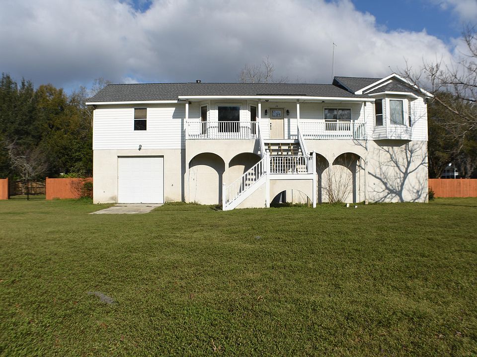 2nd image of 28 Stuart Pl