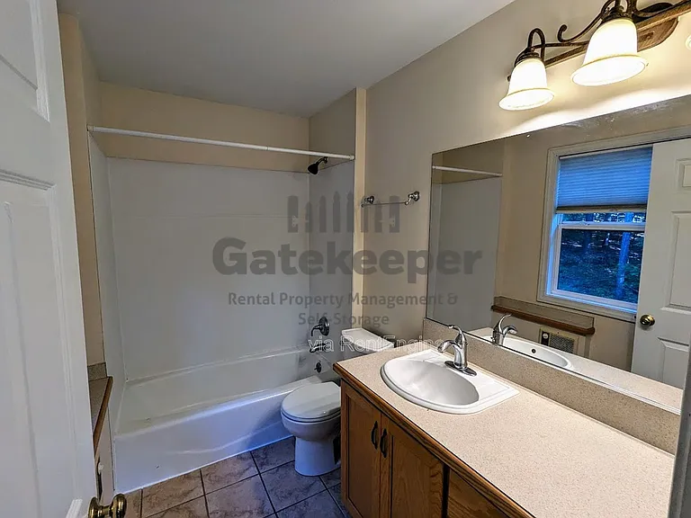 1096 Boone Rd — Photo 17