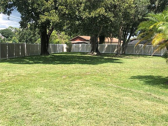 3rd image of 22520 Kingsley Ln