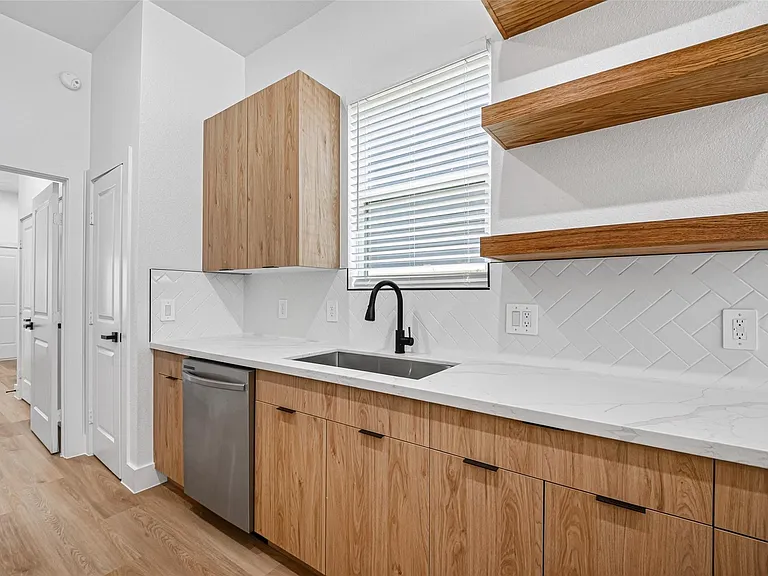 7840 Nashville St #B — Photo 32