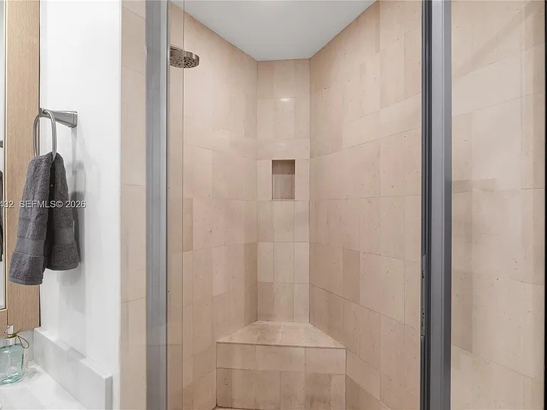 300 S Pointe Dr #907 — Photo 42