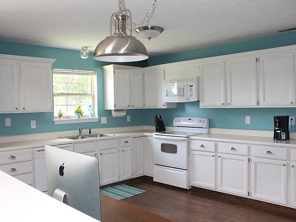 3rd image of 5657 Pine Hill Dr